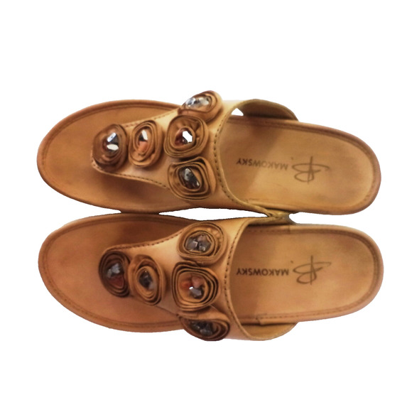 B MAKOWSKY JENA SZ 8M LT BROWN SMOOTH LEATHER WEDGE THONG T-STRAP SANDAL SHOE - Picture 3 of 8